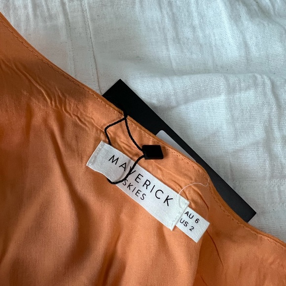 Runway Scout Orange Linen Dress - Picture 3 of 4